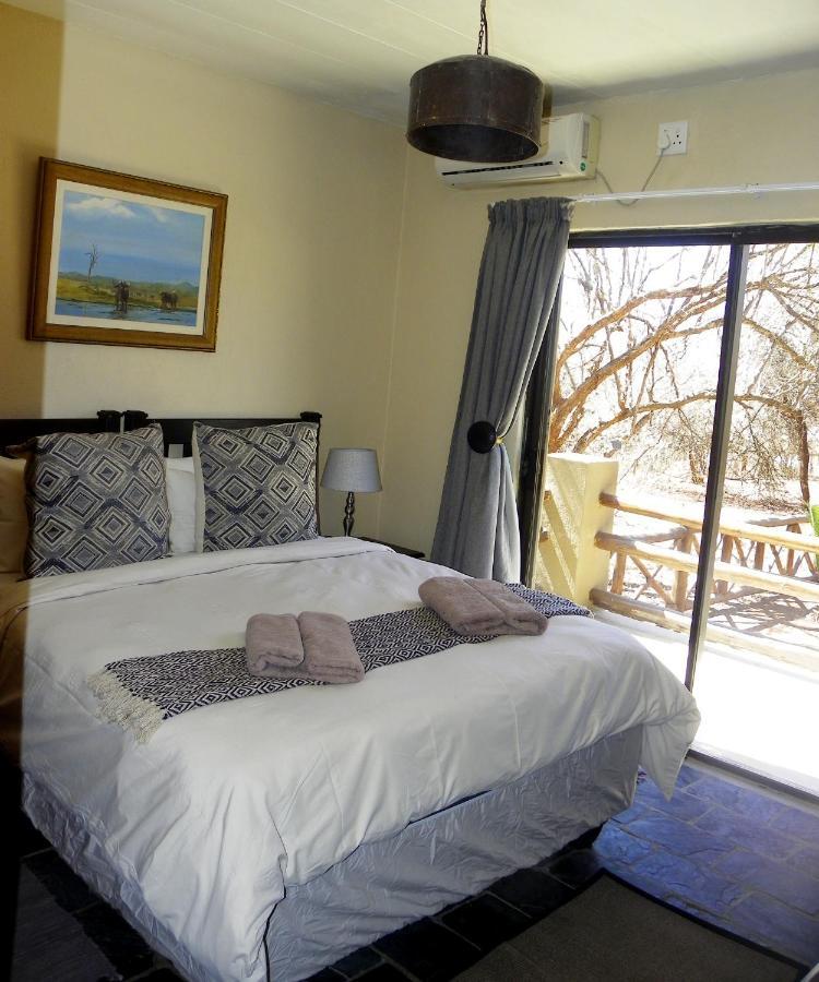 Marloth Park Hippo House Villa Екстериор снимка